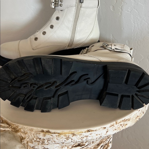 Karl Lagerfeld, Paris cream Moto Biker boot. Size 9 - Picture 9 of 10